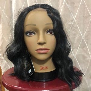 NWT synthetic wig, short wavy bob #8